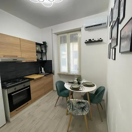 Rhome Apartment *